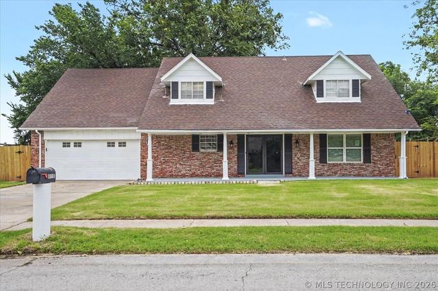1009 N Forest Pl, Jenks, OK 74037