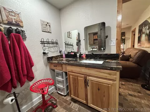 601 E Womack, Colbert, OK 74733 photo 23
