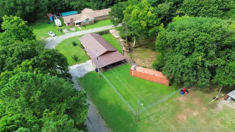 601 E Womack, Colbert, OK 74733 photo 5