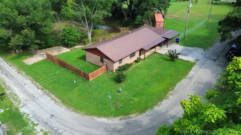 601 E Womack, Colbert, OK 74733 photo 2