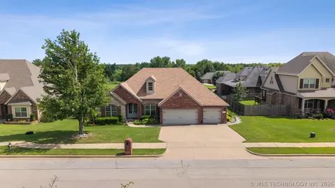 5711 Nottingham Pl, Bartlesville, OK 74006