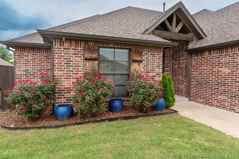 1227 E 133rd Pl, Glenpool, OK 74033
