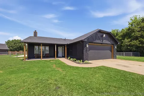 17621 E 80th St N, Owasso, OK 74055