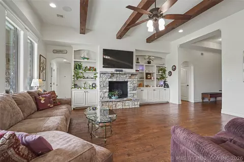 Living - 21314 E 113th St S, Broken Arrow, OK 74014 photo 4 of 4