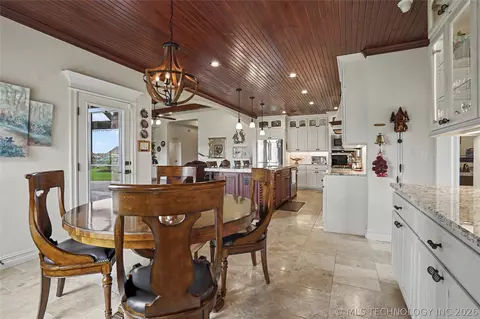 Dining - 21314 E 113th St S, Broken Arrow, OK 74014 photo 3 of 3