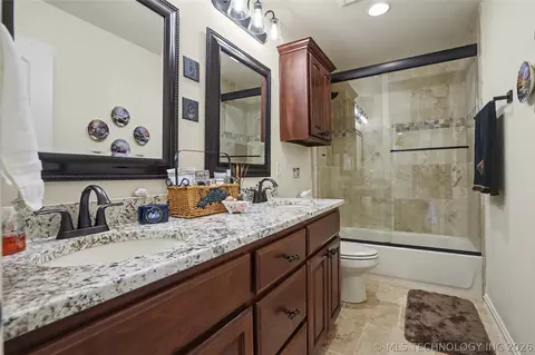 Bath - 21314 E 113th St S, Broken Arrow, OK 74014 photo 5 of 5