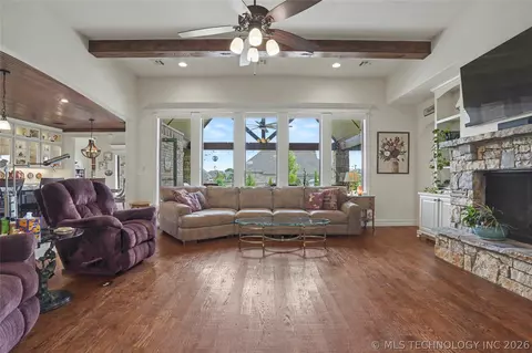 Living - 21314 E 113th St S, Broken Arrow, OK 74014 photo 2 of 4