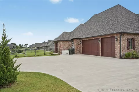Exterior - 21314 E 113th St S, Broken Arrow, OK 74014 photo 5 of 12