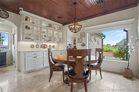 Dining - 21314 E 113th St S, Broken Arrow, OK 74014 photo 1 of 3