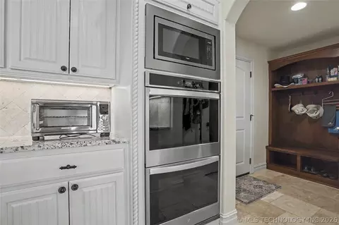 Kitchen - 21314 E 113th St S, Broken Arrow, OK 74014 photo 5 of 6