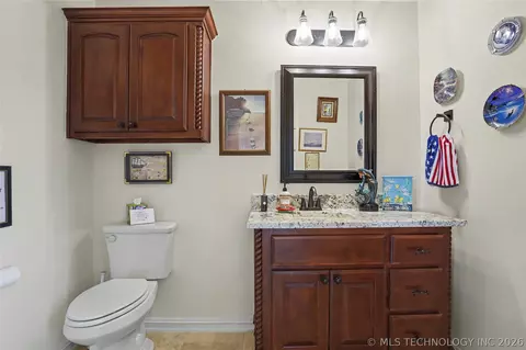 Bath - 21314 E 113th St S, Broken Arrow, OK 74014 photo 1 of 5