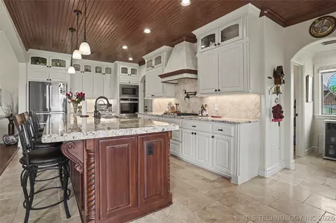 Kitchen - 21314 E 113th St S, Broken Arrow, OK 74014 photo 2 of 6
