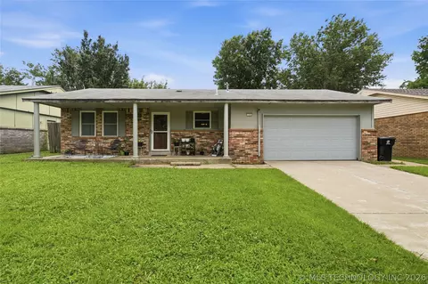 1121 W Memphis St, Broken Arrow, OK 74012