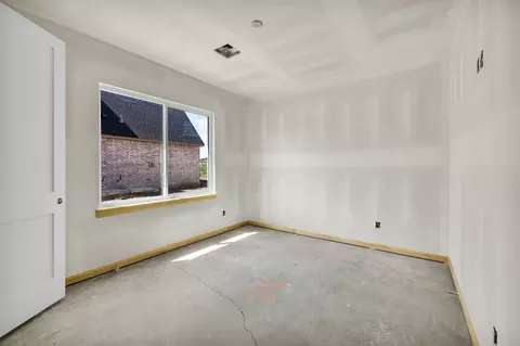Bedroom - 2701 E 134th Cir S, Bixby, OK 74008 photo 2 of 4