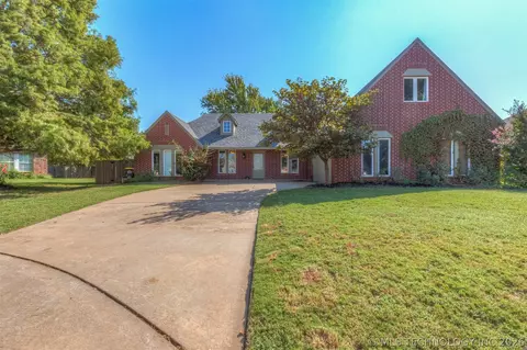 11519 S Nandina Ave, Jenks, OK 74037