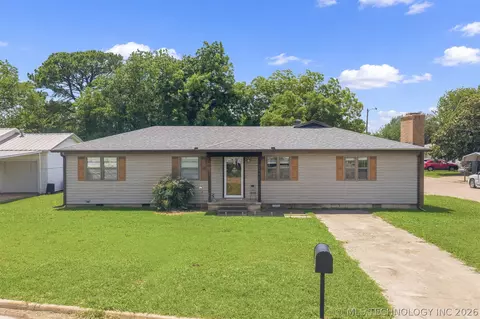 307 N 6th St, Marietta, OK 73448