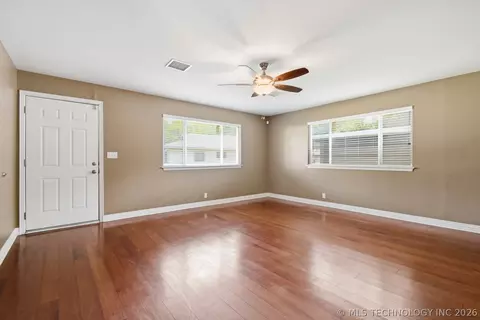 Living - 1940 E 50th Pl N, Tulsa, OK 74130 photo 3 of 4