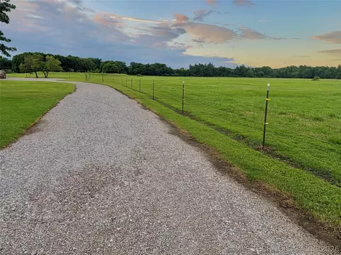 3 Dairy Dr, Hendrix, OK 74741