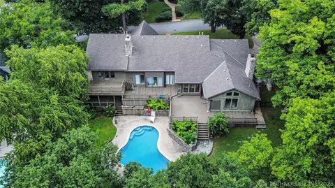 9823 S Knoxville Ave, Tulsa, OK 74137