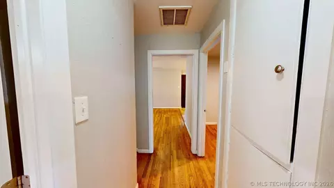 Entry Way - 1830 E 17th, Ada, OK 74820 photo 4 of 4