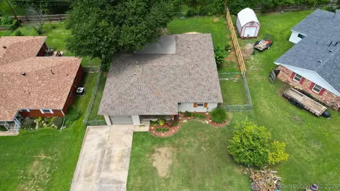 View/Area - 1830 E 17th, Ada, OK 74820 photo 4 of 6