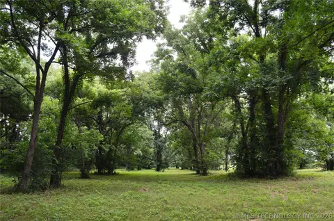 64 S Highway 109, Hugo, OK 74743