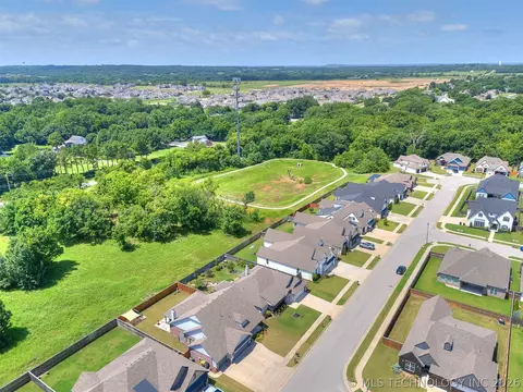 2126 E 140th St S, Bixby, OK 74008 photo 59