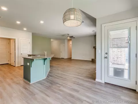 2126 E 140th St S, Bixby, OK 74008 photo 24