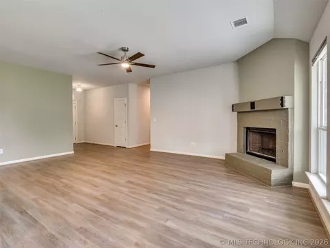 2126 E 140th St S, Bixby, OK 74008 photo 10