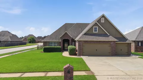 7514 E 83rd Pl N, Owasso, OK 74055
