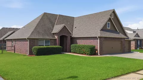 7514 E 83rd Pl N, Owasso, OK 74055