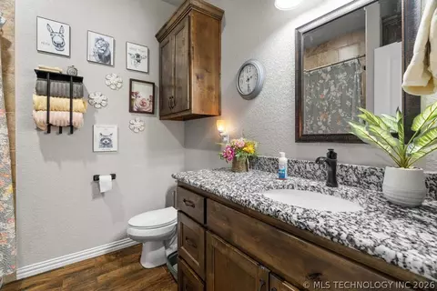 Bath - 49 Paytons Pl, Durant, OK 74701 photo 1 of 4