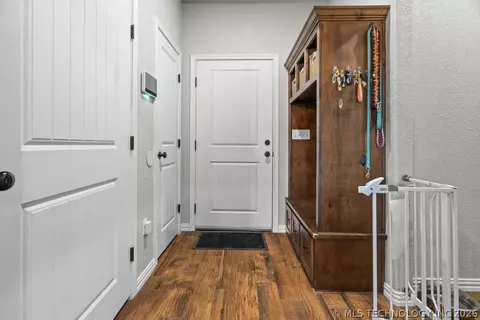 Entry Way - 49 Paytons Pl, Durant, OK 74701 photo 3 of 5