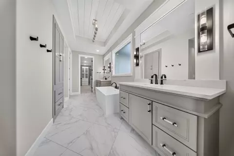 Bath - 8117 Elgin St, Broken Arrow, OK 74014 photo 4 of 12