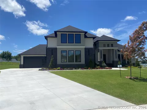 8117 Elgin St, Broken Arrow, OK 74014 photo 1
