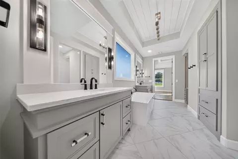 Bath - 8117 Elgin St, Broken Arrow, OK 74014 photo 5 of 12