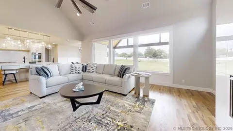 8117 Elgin St, Broken Arrow, OK 74014 photo 2
