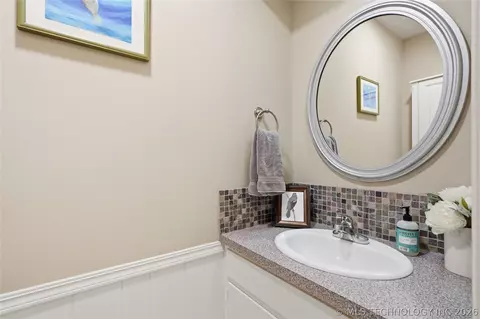 Bath - 6652 E 46th Pl, Tulsa, OK 74145 photo 1 of 3