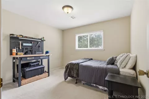 Bedroom - 6652 E 46th Pl, Tulsa, OK 74145 photo 4 of 5