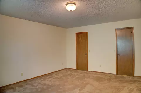 Bedroom - 401 E Winston Ct, Broken Arrow, OK 74011 photo 10 of 11
