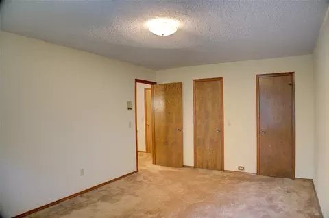 Bedroom - 401 E Winston Ct, Broken Arrow, OK 74011 photo 6 of 11