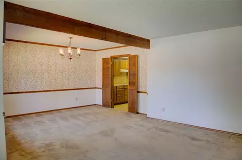 Living - 401 E Winston Ct, Broken Arrow, OK 74011 photo 4 of 6