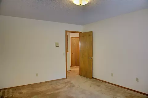 Bedroom - 401 E Winston Ct, Broken Arrow, OK 74011 photo 8 of 11
