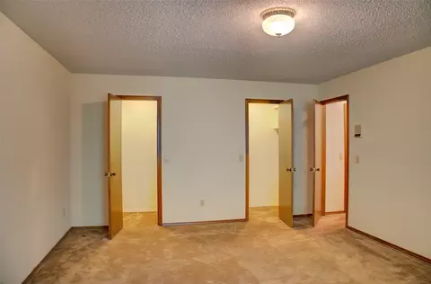 Bedroom - 401 E Winston Ct, Broken Arrow, OK 74011 photo 11 of 11