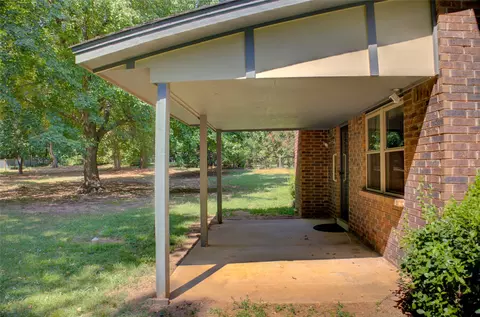 Exterior - 401 E Winston Ct, Broken Arrow, OK 74011 photo 3 of 8