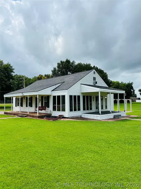 325 College Rd, Warner, OK 74469