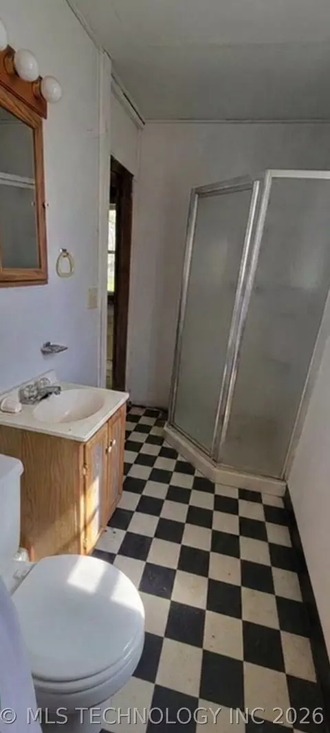 Bath - 424338 E 1168, Eufaula, OK 74432 photo 4 of 4