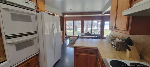 Kitchen - 424338 E 1168, Eufaula, OK 74432 photo 2 of 2