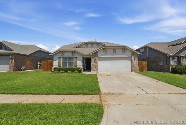3913 W 104th Ct S, Jenks, OK 74037