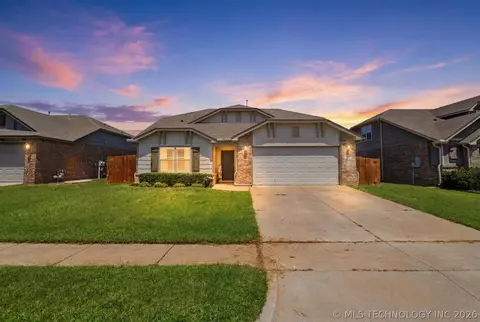 3913 W 104th Ct S, Jenks, OK 74037